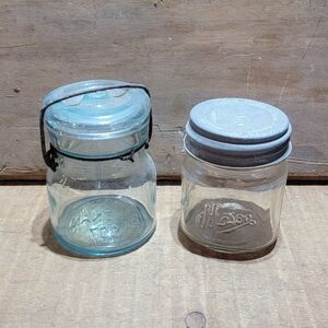 Pair Of Vintage Rare Half Pint Jars - Putnam And Mason 1/2 Pints